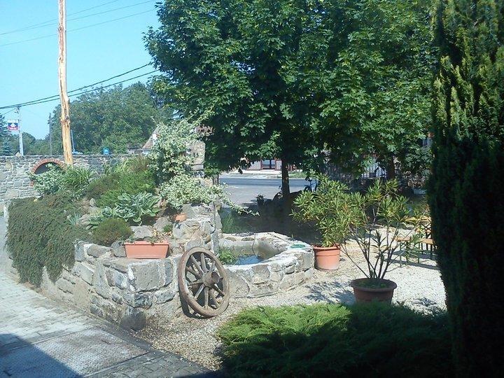 Borostyánkert Étterem&Vendégház Sitke Exterior foto